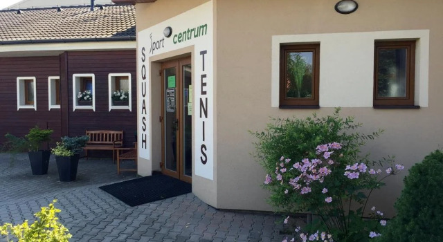 Hotel Sport Mlada Boleslav, Rezerwuj Motel Hotele w Central Bohemia z parkingiem, Parking