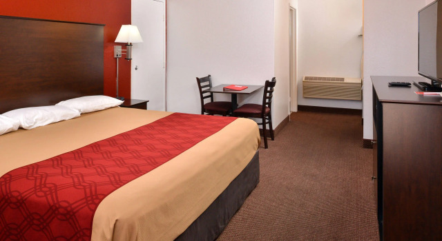 Bend Inn & Suites