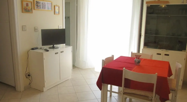 Апартаменты c 1 комнатой с балконом и с видом на океан Adorable Seaview Flat at Grado Pineta