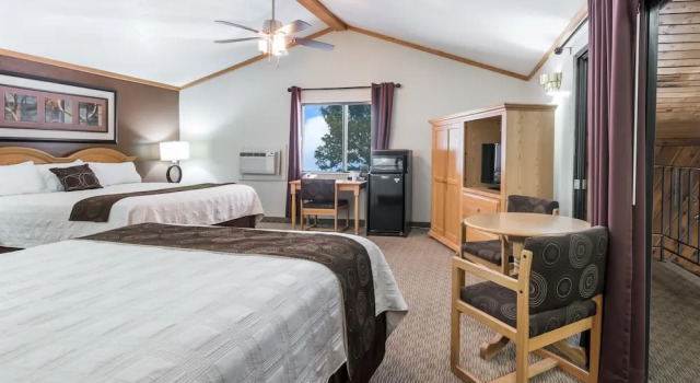 Номер Deluxe с видом на бассейн Super 8 by Wyndham Deadwood Black Hills Area