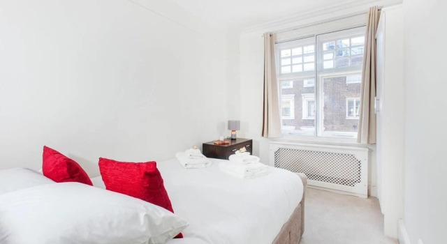 Lovely 2BR Flat near Oxford Street, Забронировать Отель Отели Англии 3 звезды, 3*