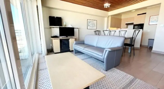 Apartment in Wenduine With Stunning Seaviews, Rezerwuj Apartament Hotele w Bruksela z parkingiem, Parking