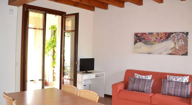 Nice Ground Floor Apartment Located near Peschiera