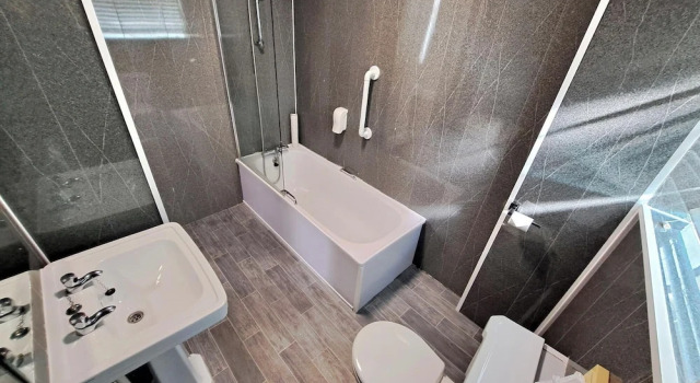 Четырёхместный семейный номер Standard с частичным видом на море Royal Clifton Hotel