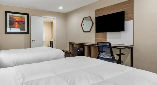Четырёхместный люкс Rodeway Inn Oceanview