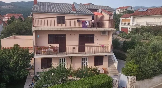 Apartments Kate, Забронировать Апартаменты/квартира Отели Приморско-Горанской жупания с парковкой, Парковка