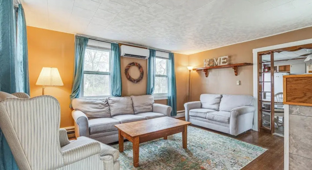 Quiet Port Royal Home w/ Deck, Near Juniata River!, Rezerwuj Hotel Hotele w Milroy z parkingiem, Parking