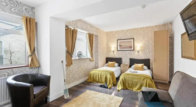 Seaways, Book Hotel Paignton Devon