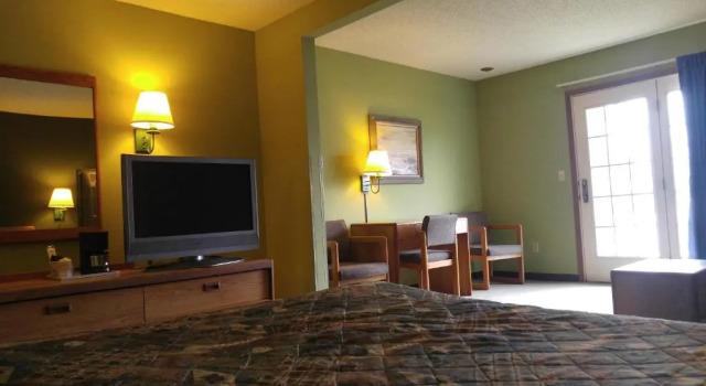 Двухместный номер Standard с балконом и с видом на город Harbor Lights Lodge