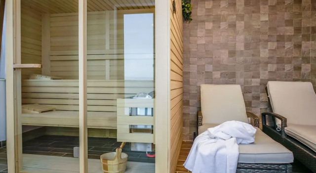 Luxurious Villa with Private Swimming Pool, Hot Tub, Sauna, Lovely Taverne