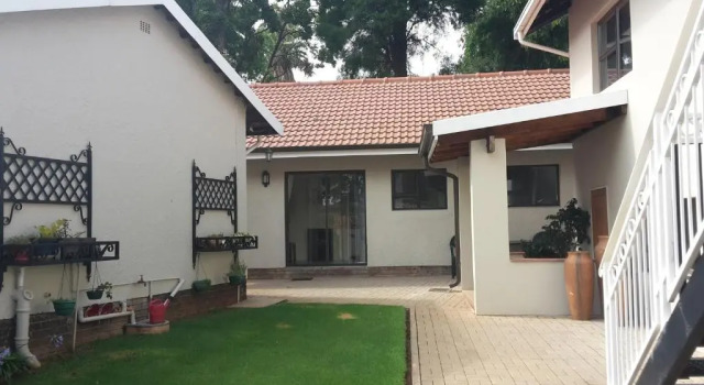 Acacia Grove Guest House, Prenota Affittacamere Bedfordview 