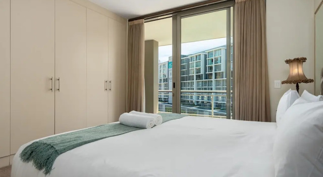 Апартаменты с балконом Canal Quays Apartments