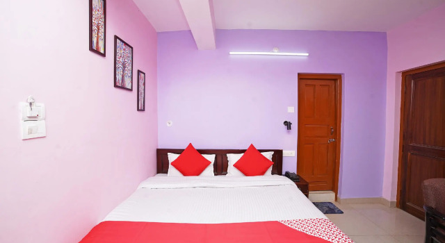 OYO 37837 Shri Home Nainital, Rezervovat Hotel Nainital Uttarakhand