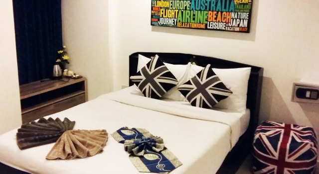 Cafe 66 House @ Patong Beach