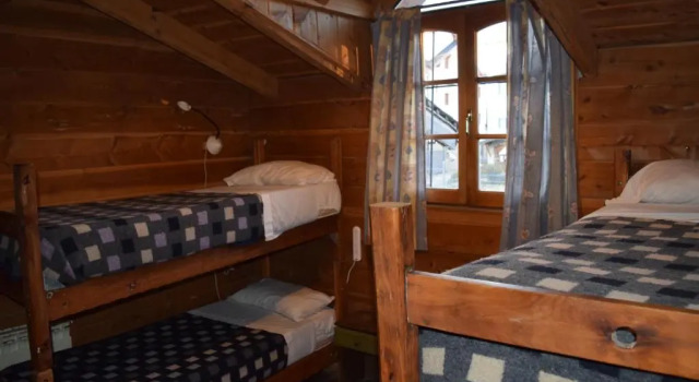 Кровать в общем номере Periko´s Youth Hostel