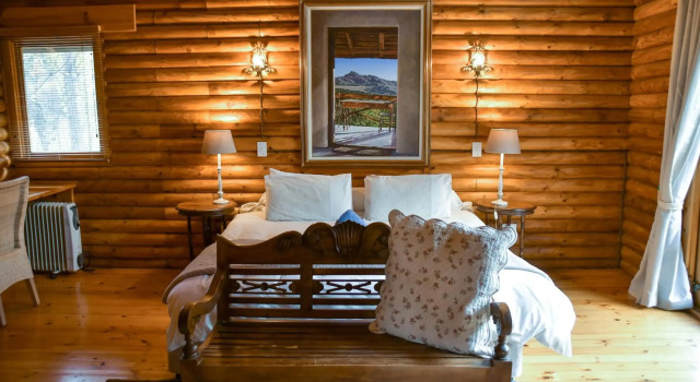Clarens Log Cabin, Забронировать Отель Отели Фри-Стейт с парковкой, Парковка