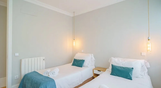 Feel Porto Downtown Charming Apartment I, Varaa Huoneisto Hotellit Porto pysäköinnillä, Pysäköinti