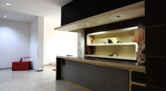 OYO 844 Surya Hotel, Rezerwuj Hotel Jambi 