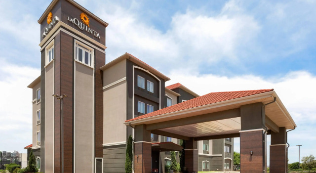 La Quinta Inn & Suites by Wyndham Brownwood, Забронировать Отель Браунвуд штат Техас