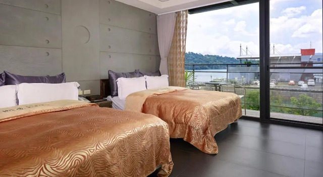 Standard- firedobbelt værelse med søudsigt Lakeview Homestay