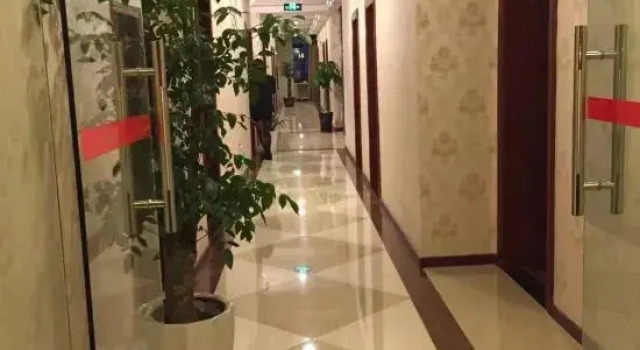Chongqing Liangping Yuanchun Hotel, Varaa Hotelli Liangping Chongqing Area