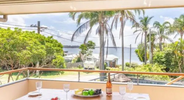 1 'Kooringal', 105 Soldiers Point Road - waterfront unit wth aircon