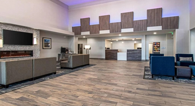 Comfort Suites Grove City - Columbus South