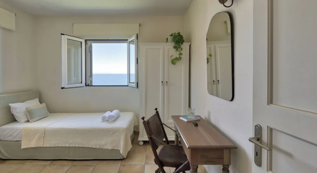 Люкс с балконом Erietta Aparthotel