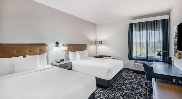 Четырёхместный номер Standard La Quinta Inn & Suites by Wyndham Yucaipa