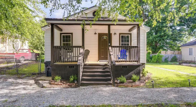 Коттедж Charming Greenville Home w/ Yard: 3 Mi to Downtown