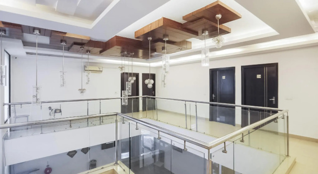 OYO Townhouse 506 The Continental, Забронировать Отель Гургаон Gurgaon Region, рядом с Улица Гольф-Корс-роуд