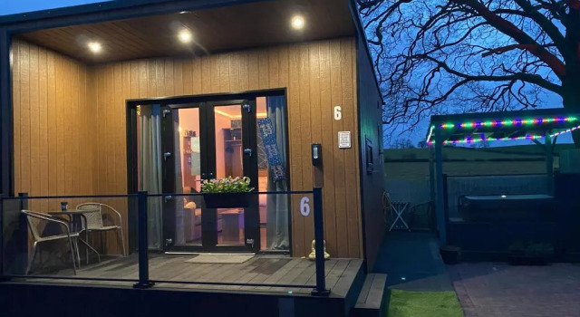 Капсула Arranview Lochside Pods & Lodges all with private Hot-tubs