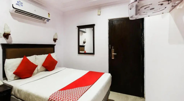 Hotel Srinivasa Residency by OYO Rooms, Rezerwuj Hotel Hajdarabad 