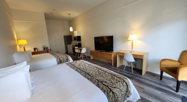 Студия Classic The Cedars Inn Hotel & Convention Centre