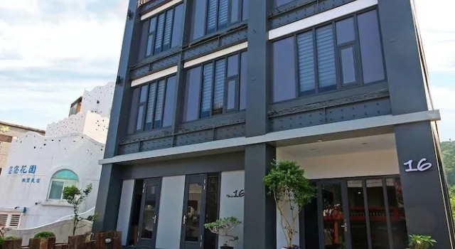 House16