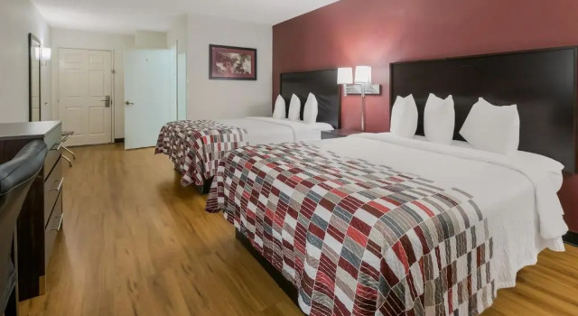 Номер Deluxe Red Roof Inn & Suites Knoxville East
