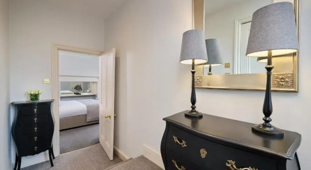 Полулюкс Luxury The Roseate Villa Bath