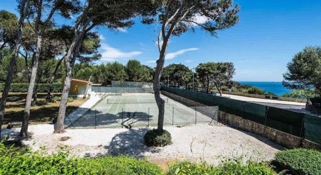 Вилла Seafront Beach Villa - Unit 1