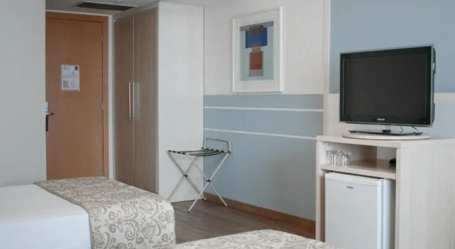 Трёхместный номер Superior Comfort Suites Londrina