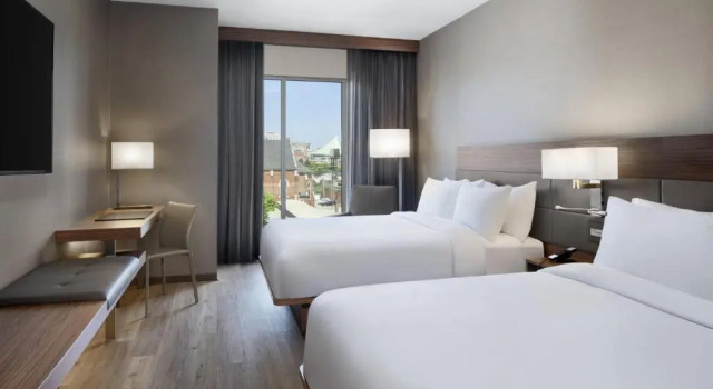 Четырёхместный номер Standard с видом на город AC Hotel Louisville Downtown