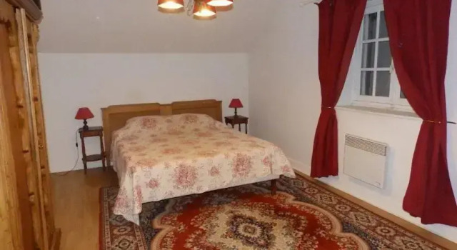 Le Frelut, Rezervovat Hotel Autry-Issards Allier