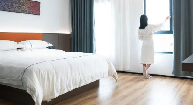 Люкс Comfort Koko Hotel (Hezhou College Branch)