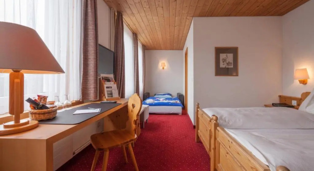 Трёхместный номер Standard Waldhotel Arosa