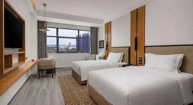 Ramada by Wyndham Maoming Dianbai, Boek Hotel Hotels in Guangdong met parkeren, Parkeren