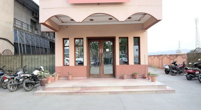 OYO 17381 Hotel City Look, Book Hotel Baddi North Zone