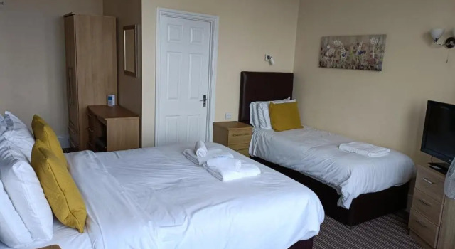 Трёхместный номер Standard Palm Court Hotel