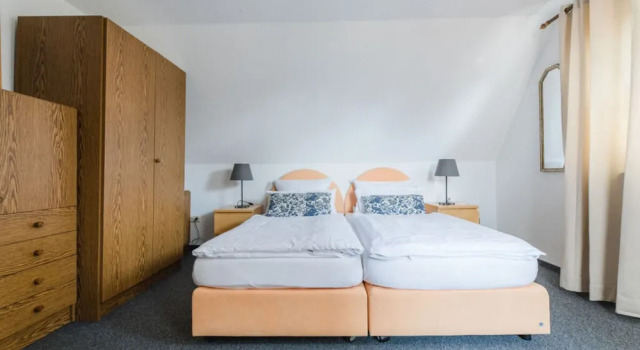 on the Sunny Slope Modern Retreat, Забронировать Дом для отпуска Виллы Эслоэ, Вилла