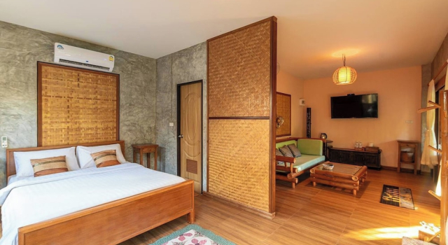Двухместный номер Standard с балконом и с видом на сад Lion Cafe Resort