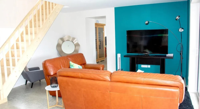 Villa With 5 Bedrooms in Panissières, With Indoor Pool, Enclosed Garden and Wifi - 56 km From the Slopes, Rezervați Vilă Panissieres Paris
