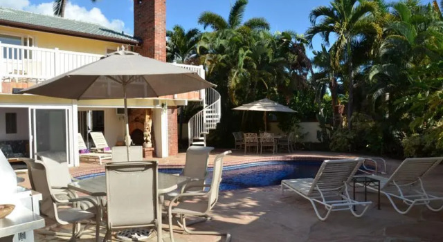 Lahaina Gate House, Забронировать Апартаменты/квартира Лахайна 
